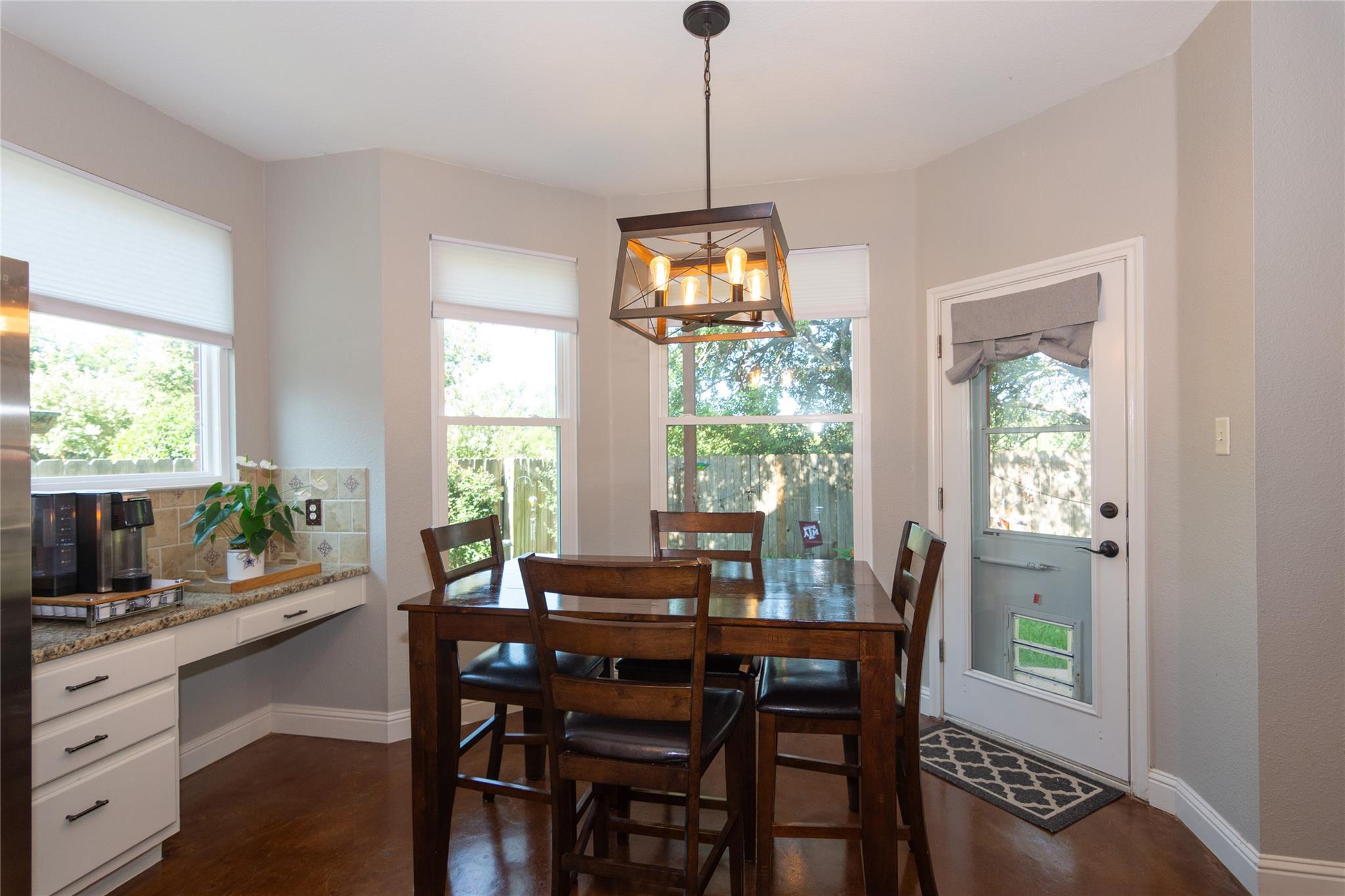 8711 Glen Canyon Dr, Round Rock, TX 78681