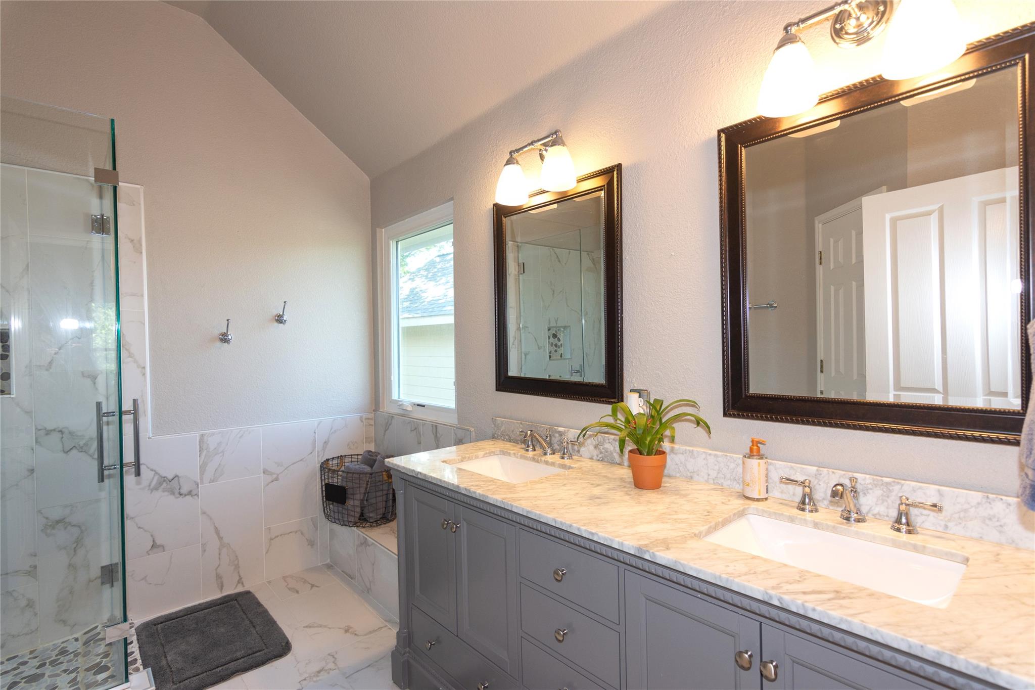 8711 Glen Canyon Dr, Round Rock, TX 78681