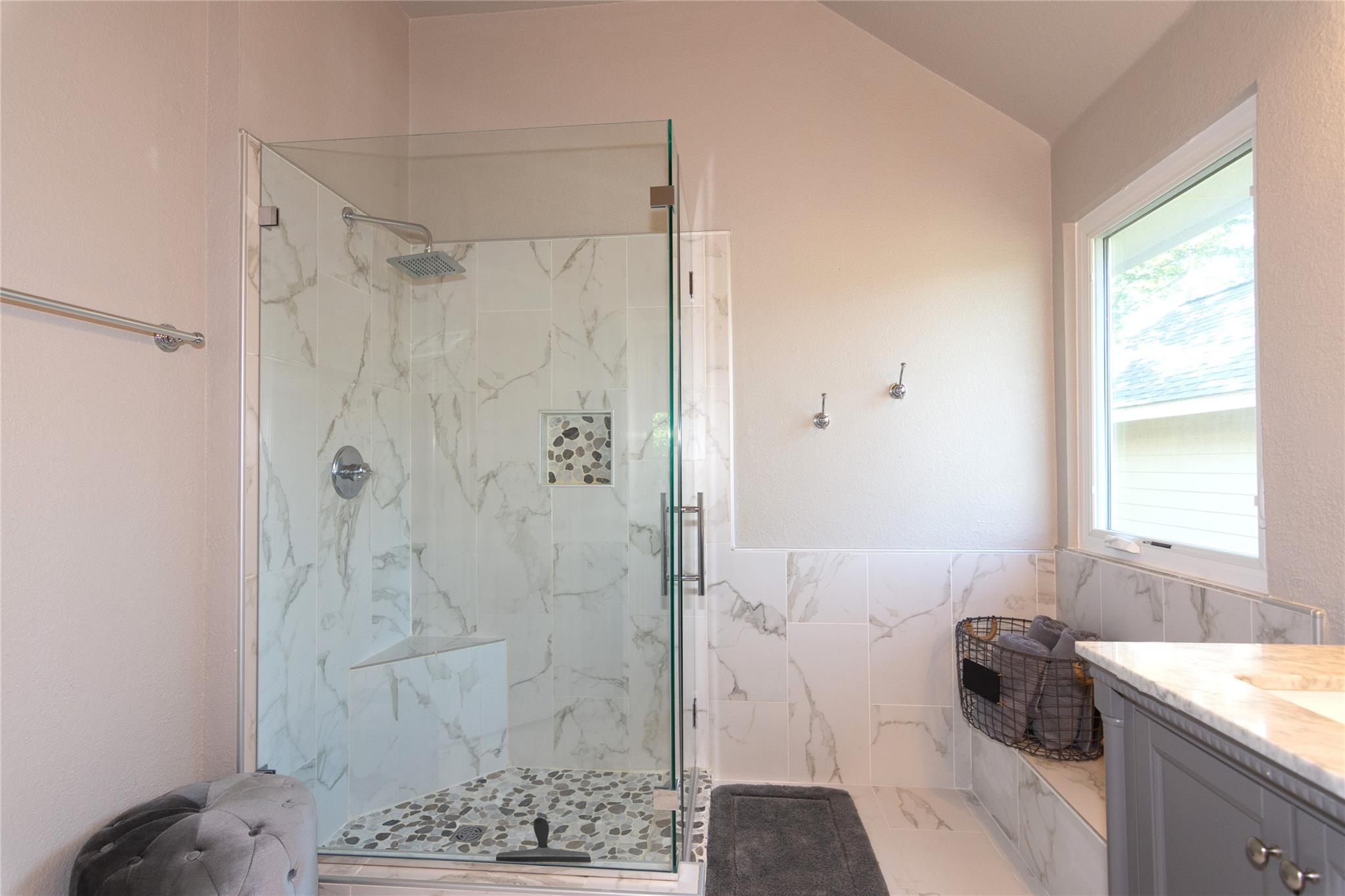 8711 Glen Canyon Dr, Round Rock, TX 78681