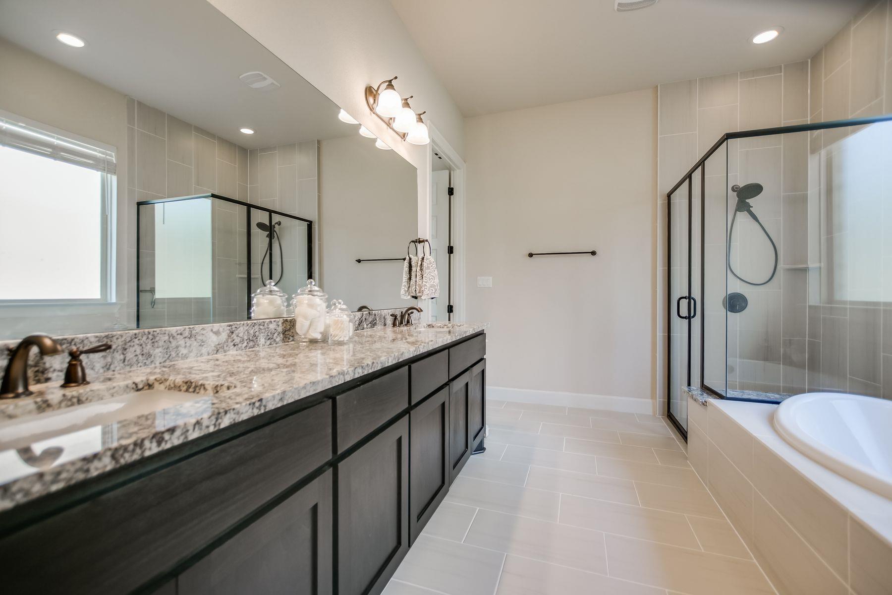 195 Autumn Wood Ln, Austin, TX 78737