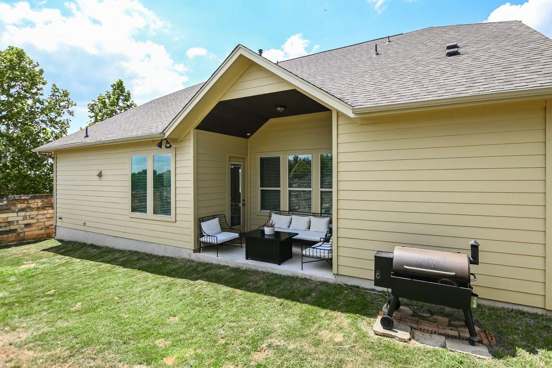 195 Autumn Wood Ln, Austin, TX 78737