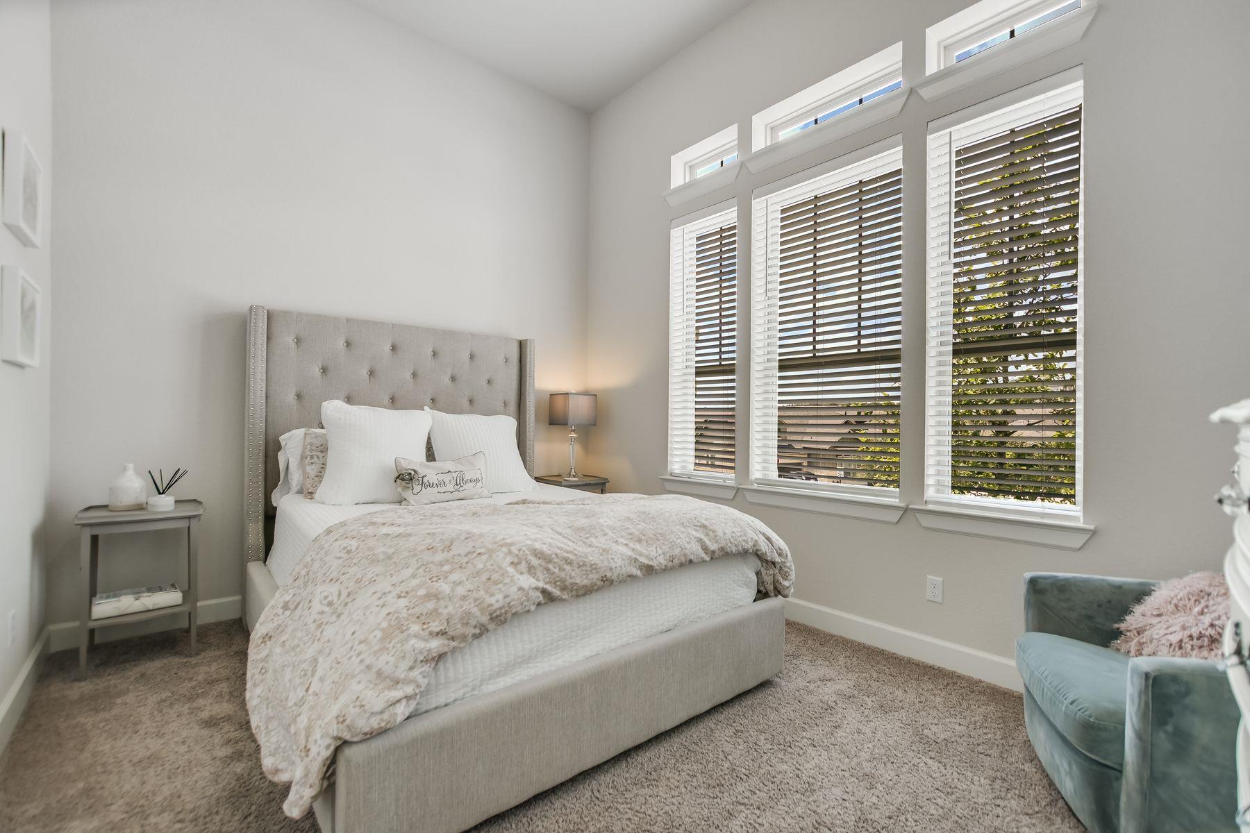 195 Autumn Wood Ln, Austin, TX 78737