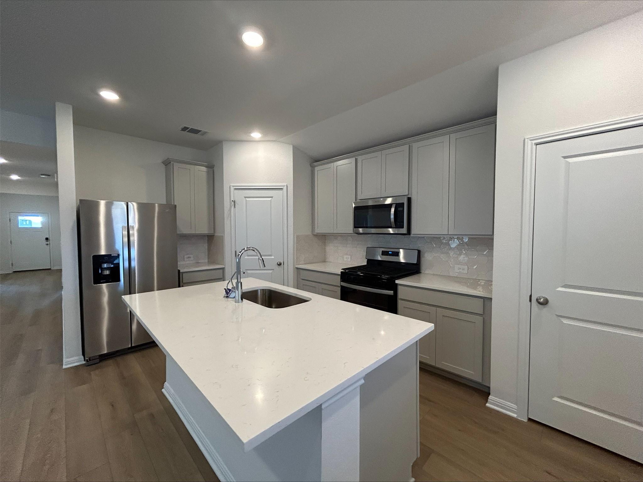 101 Rock Daisy Trl, Hutto, TX 78634