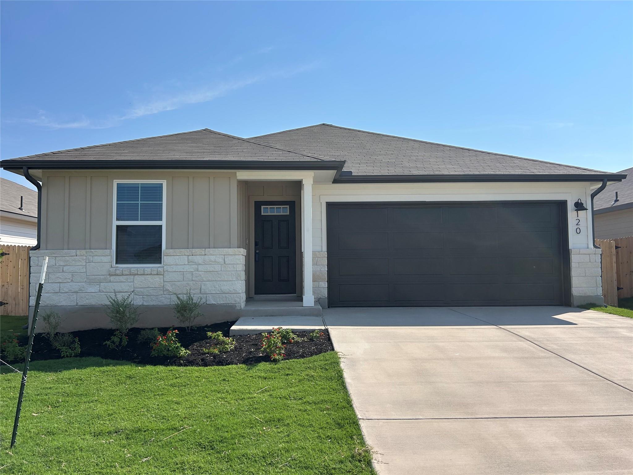 120 Honey Bee Rd, Jarrell, TX 76537