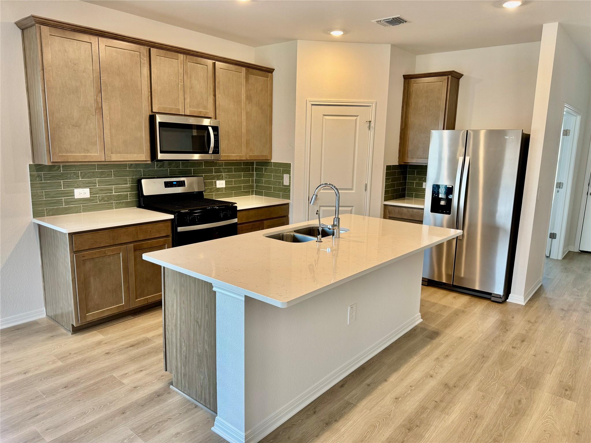 5021 Hazelnut Ln, Del Valle, TX 78617