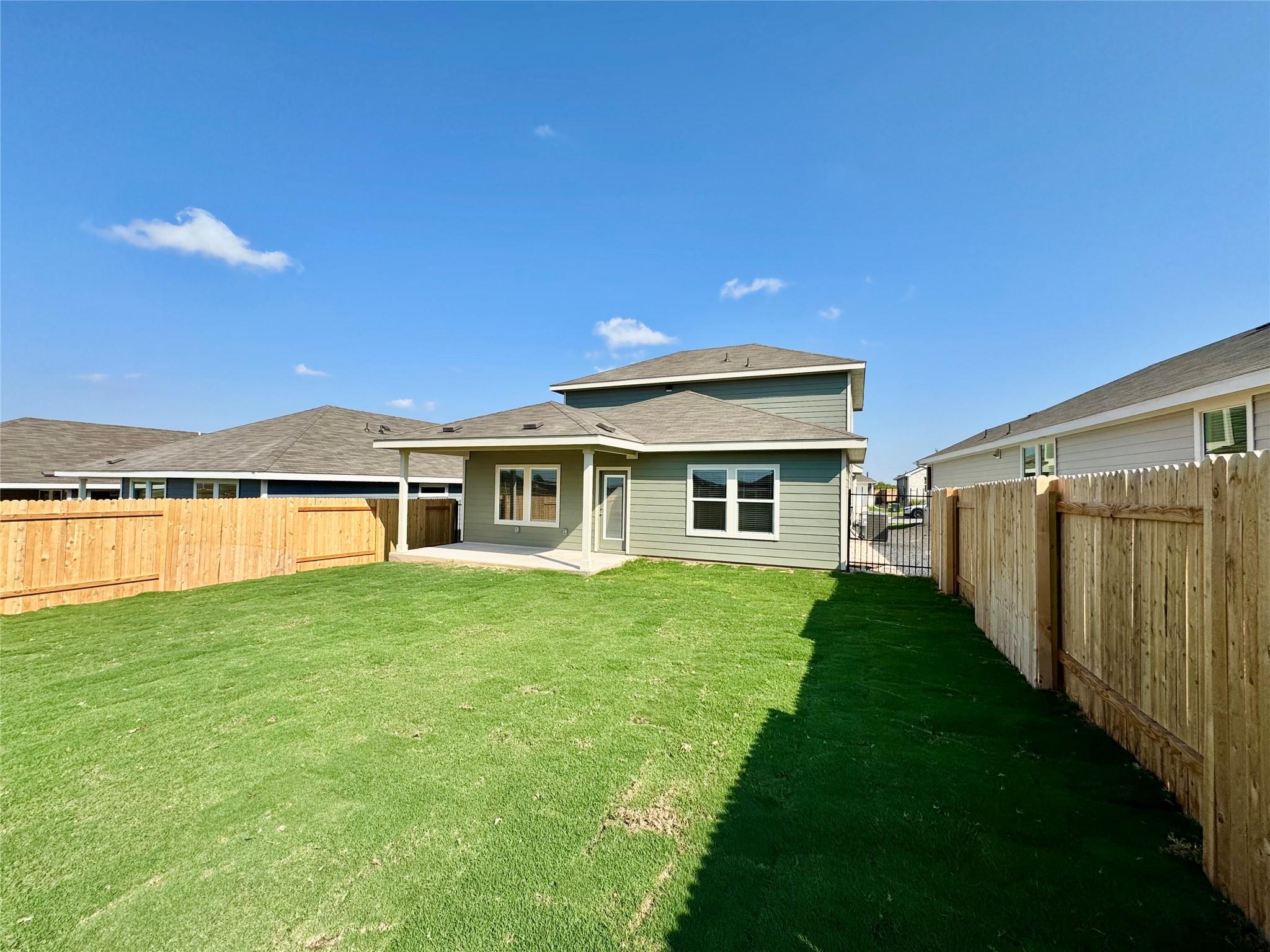 5021 Hazelnut Ln, Del Valle, TX 78617