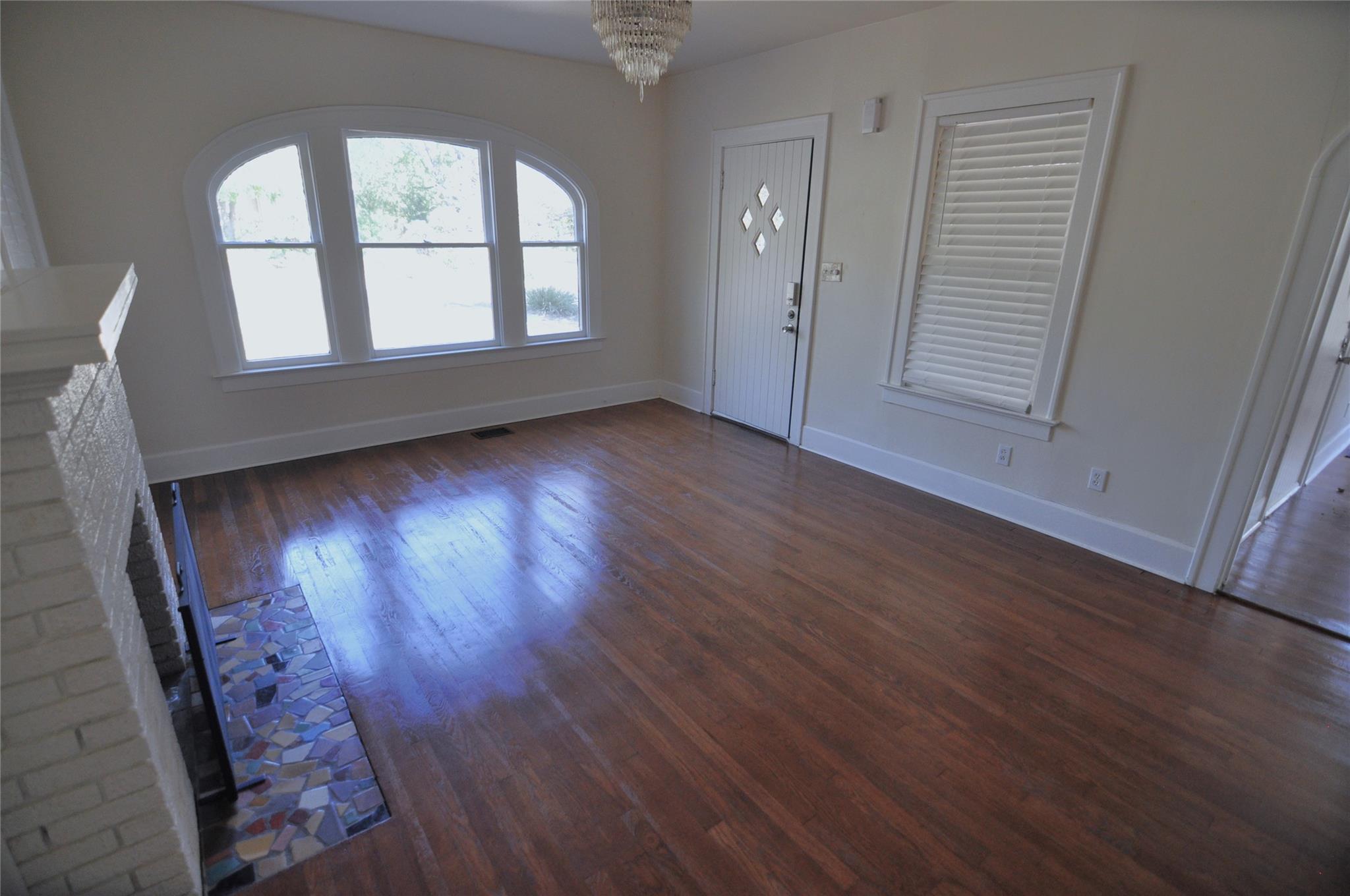 709 Carolyn Ave, Austin, TX 78705