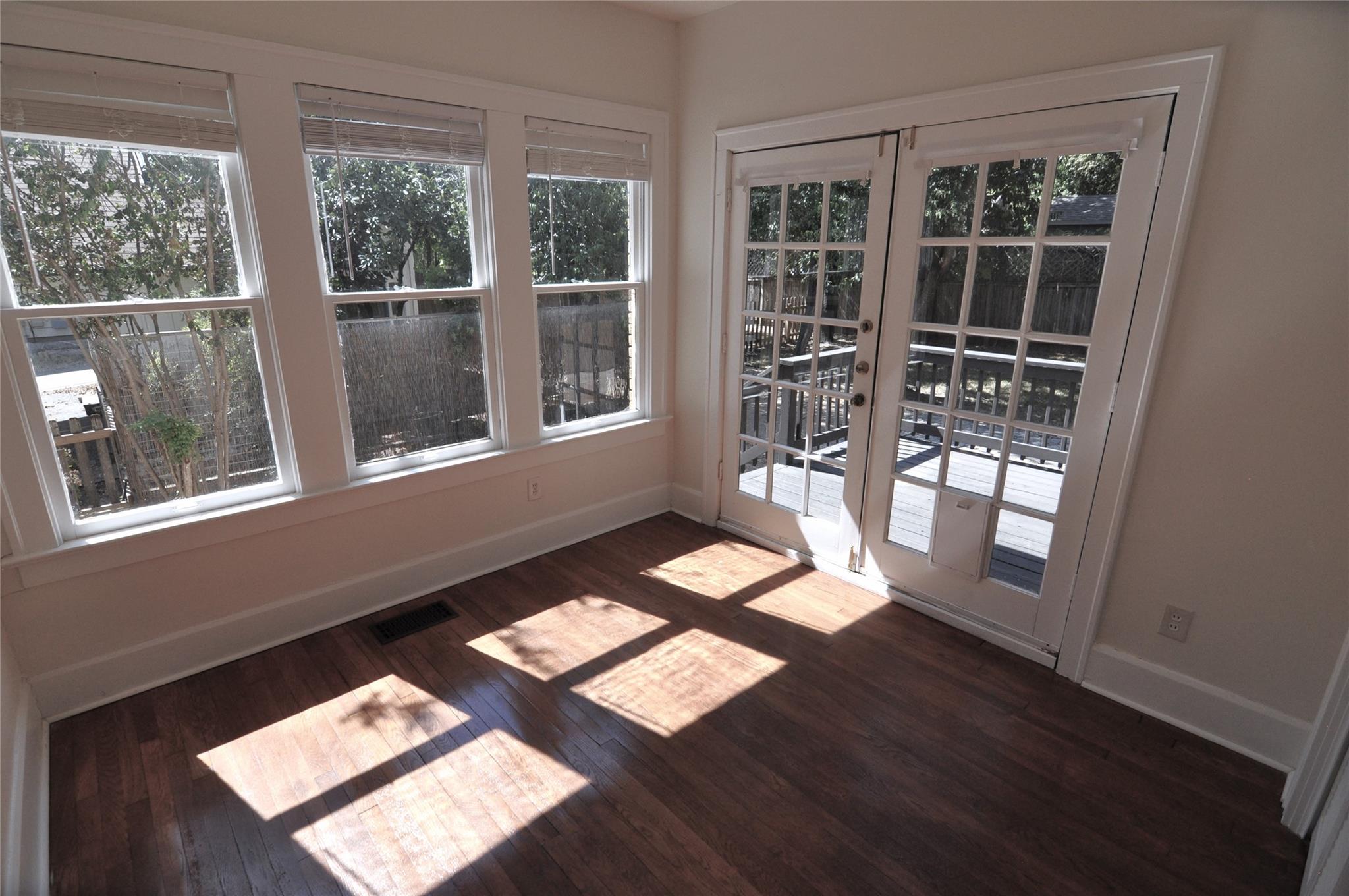 709 Carolyn Ave, Austin, TX 78705