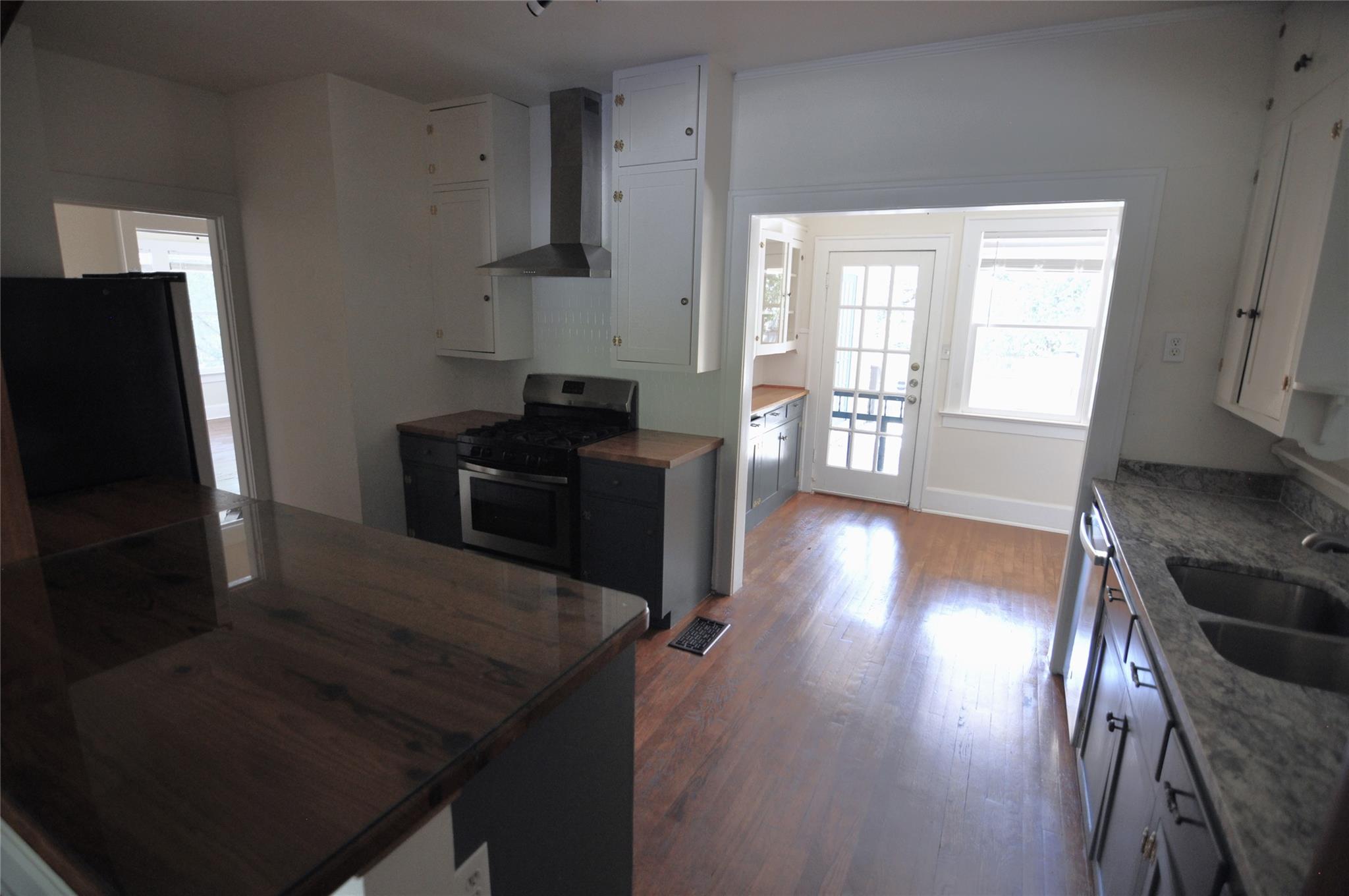 709 Carolyn Ave, Austin, TX 78705