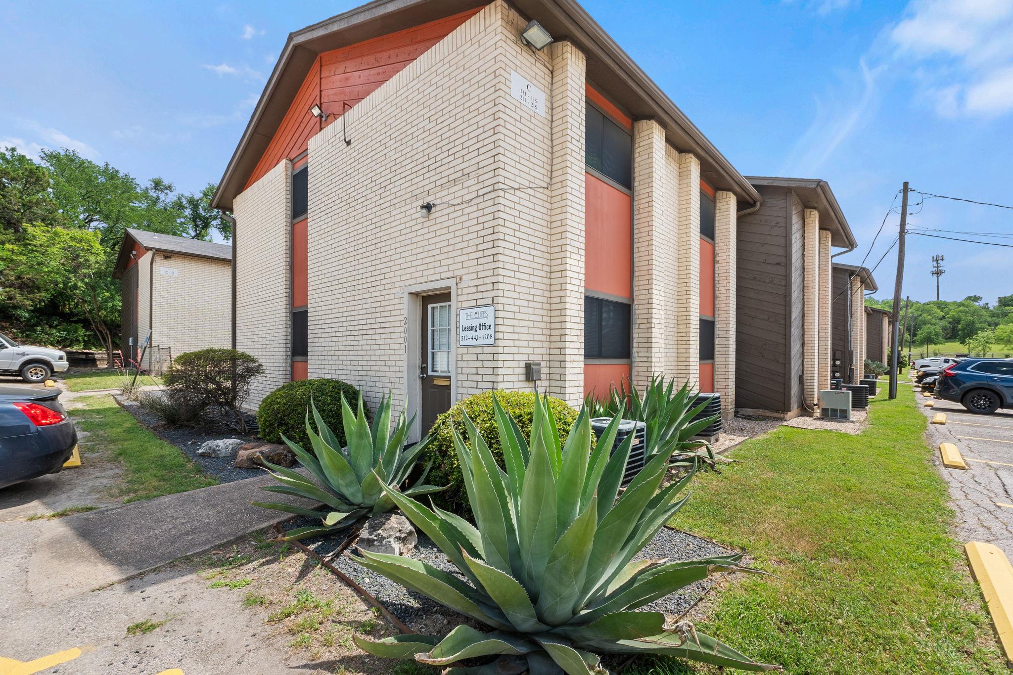 2001 S Interstate 35 Rd # 101, Austin, TX 78741