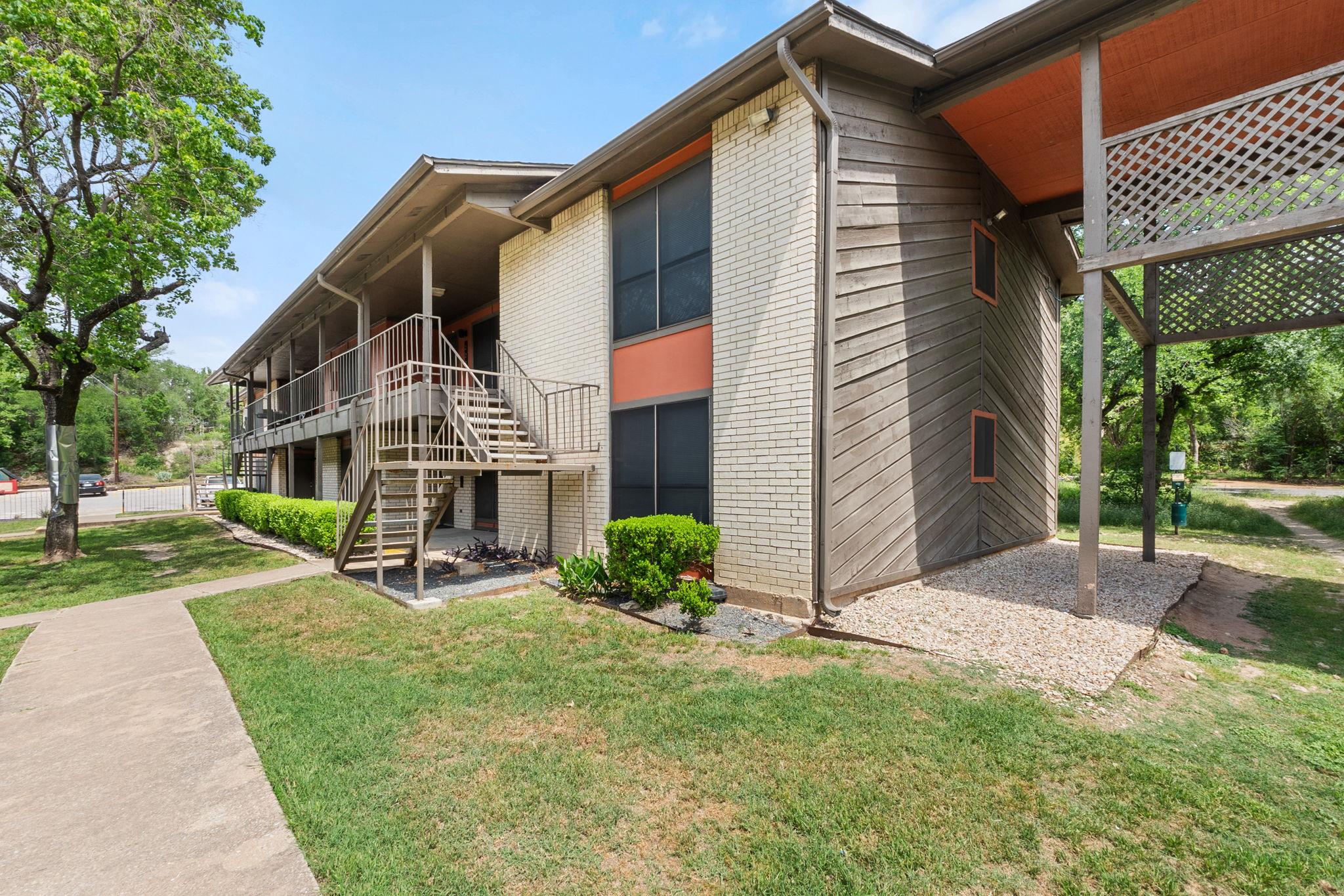 2001 S Interstate 35 Rd # 101, Austin, TX 78741