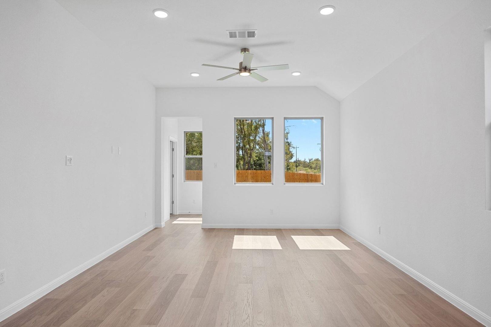 338 Bendecido Loop, Elgin, TX 78621