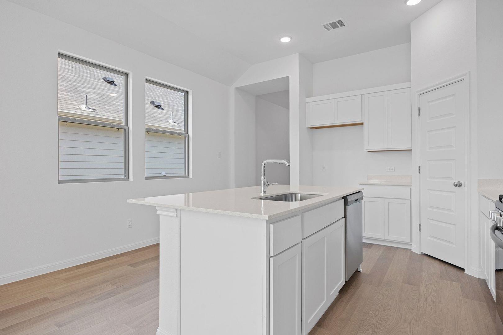 338 Bendecido Loop, Elgin, TX 78621