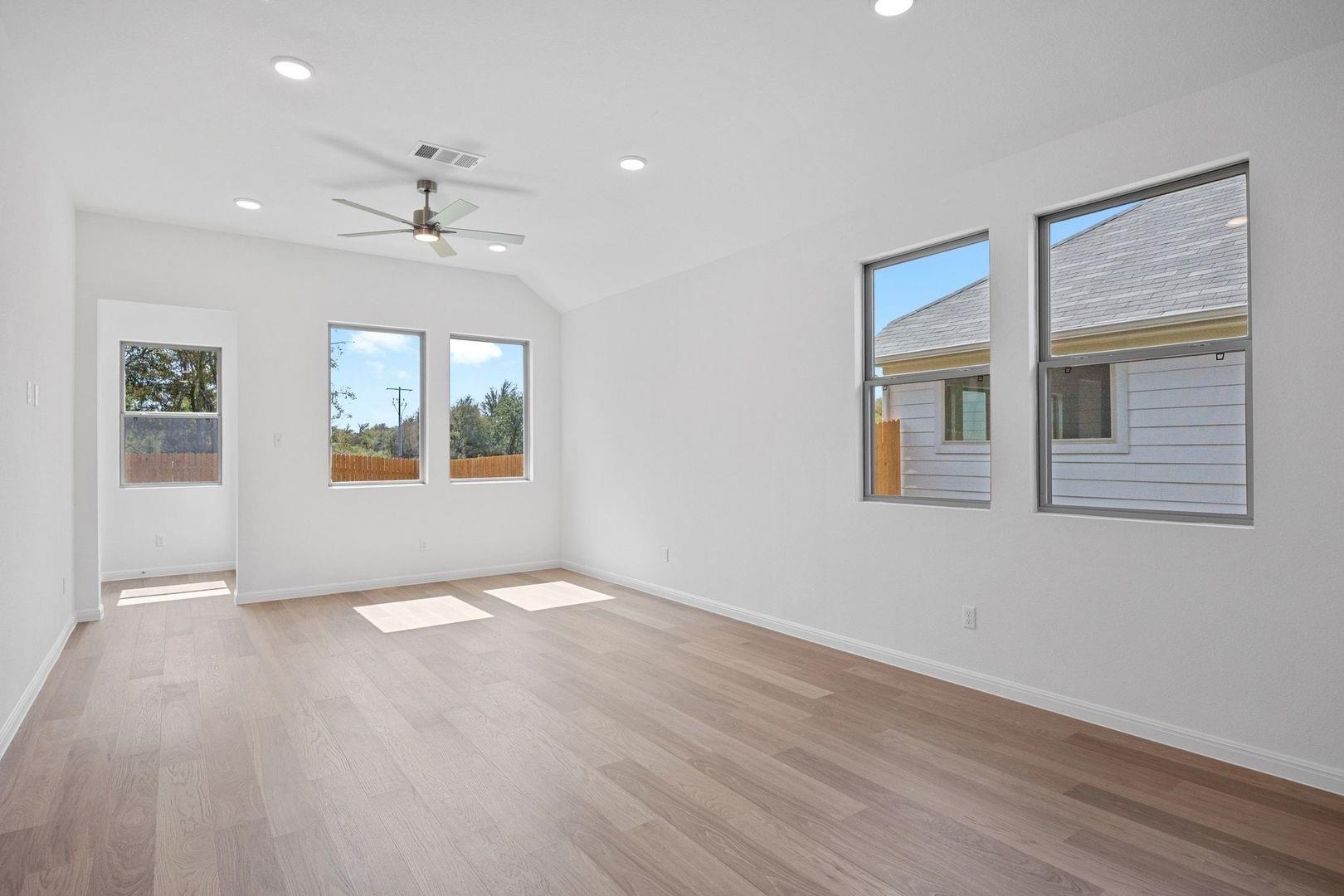 338 Bendecido Loop, Elgin, TX 78621