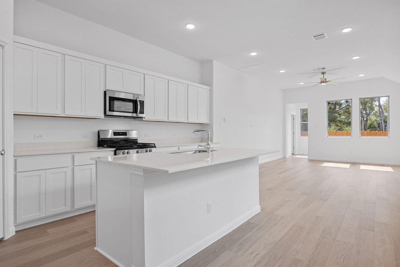 338 Bendecido Loop, Elgin, TX 78621