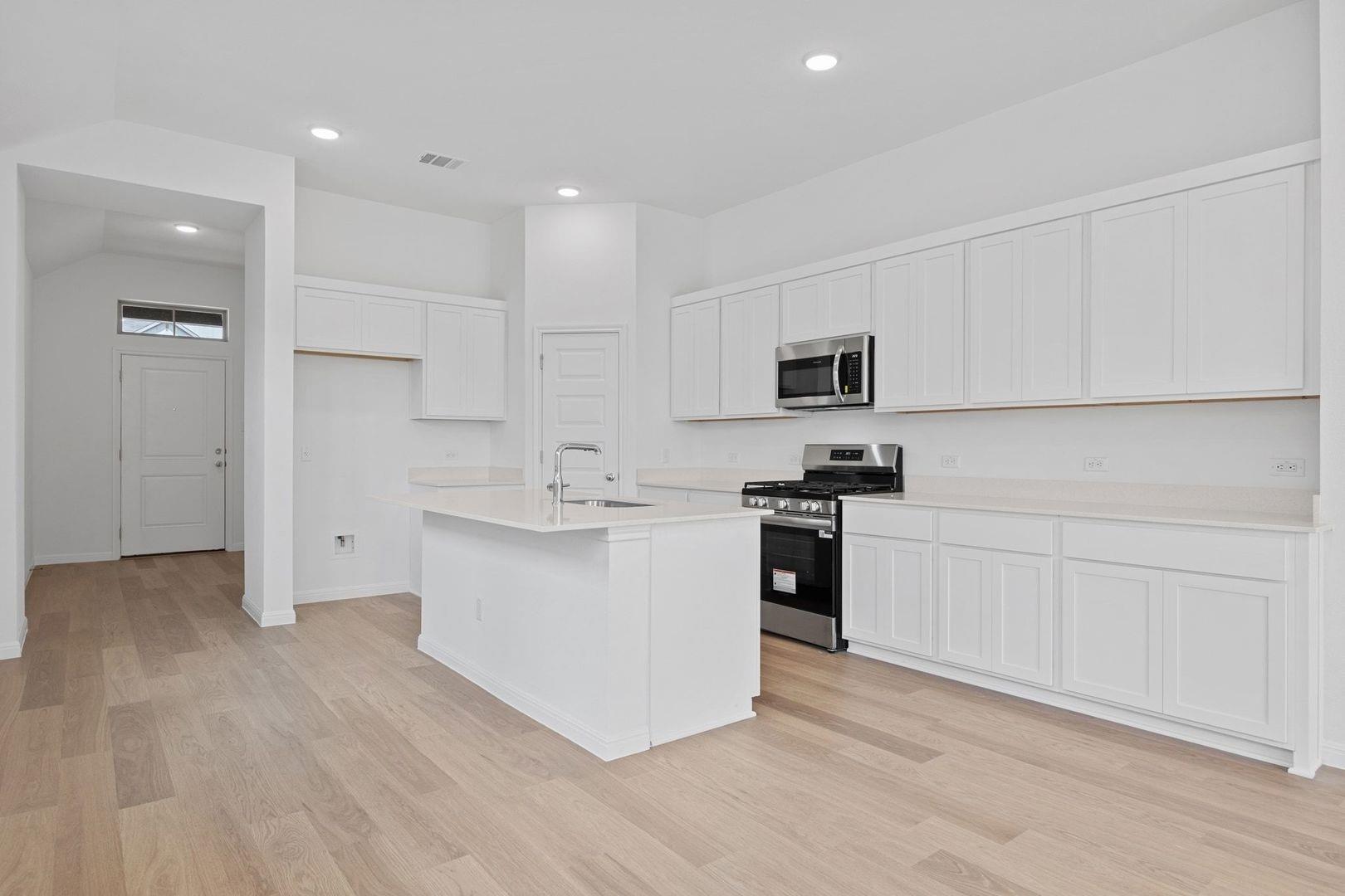 338 Bendecido Loop, Elgin, TX 78621