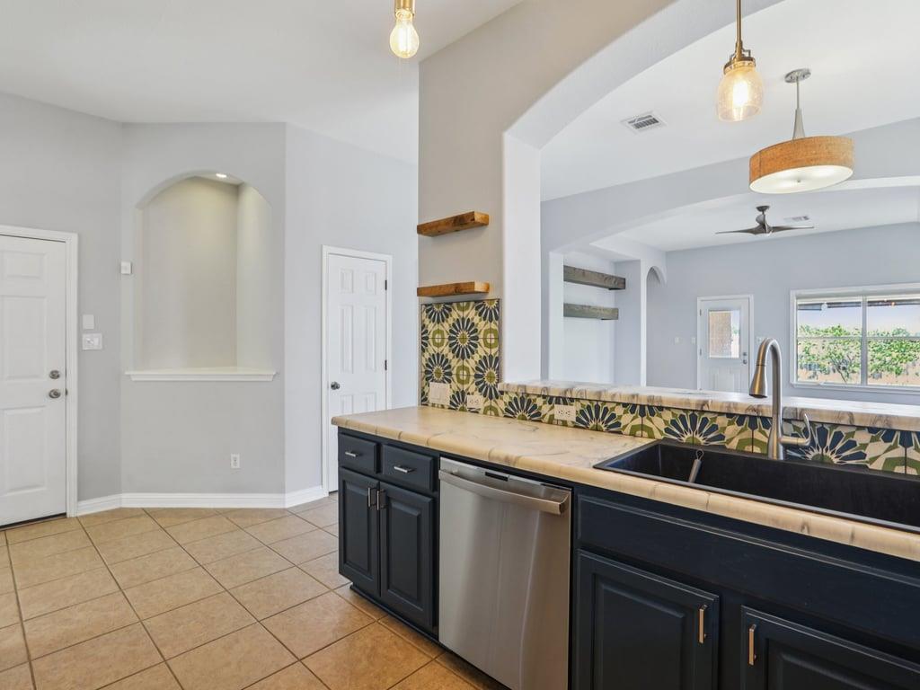 240 Wildhorse Crk, Buda, TX 78610