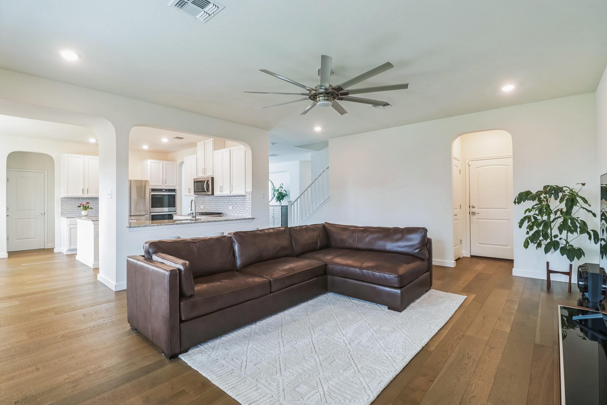 1020 Osprey Dr, Leander, TX 78641