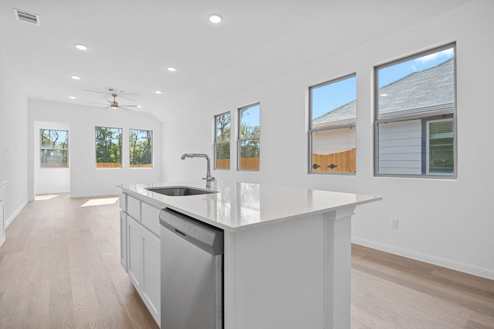 330 Bendecido Loop, Elgin, TX 78621