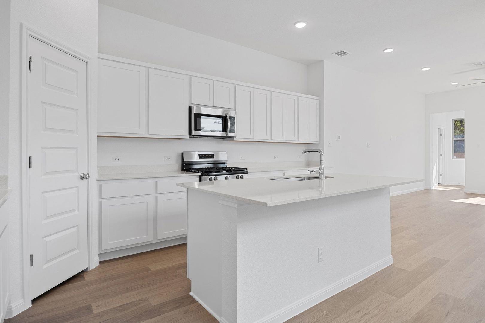 330 Bendecido Loop, Elgin, TX 78621