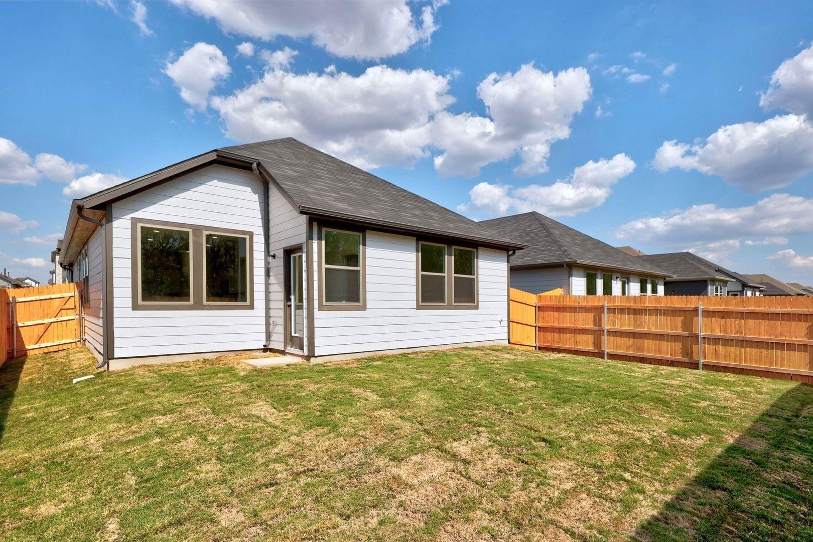 330 Bendecido Loop, Elgin, TX 78621