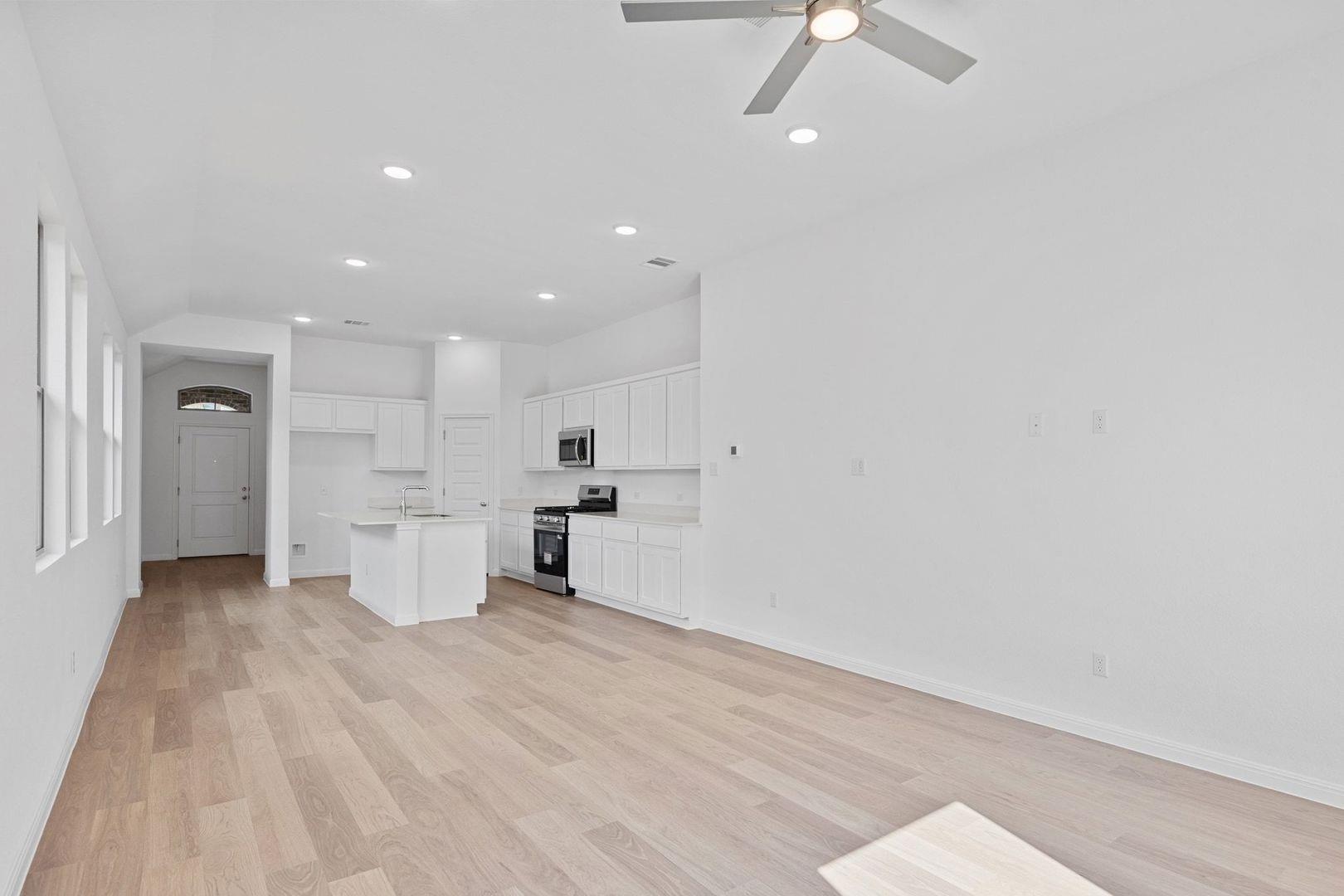 330 Bendecido Loop, Elgin, TX 78621