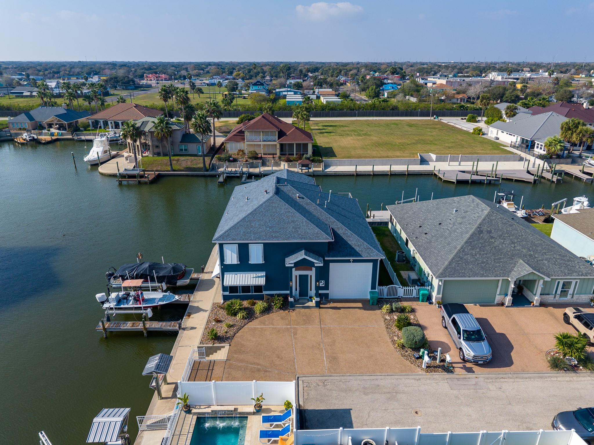 113 Tarpon Ct, Aransas Pass, TX 78336
