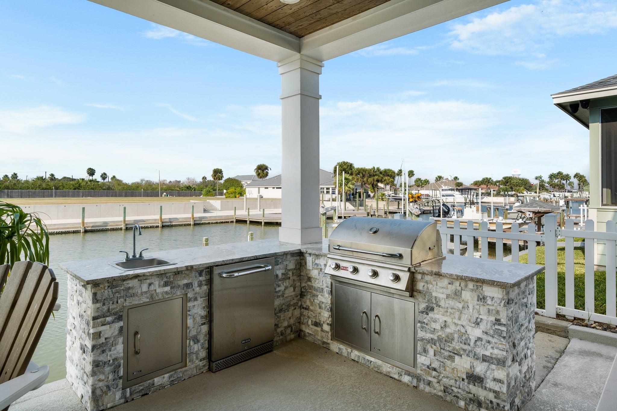 113 Tarpon Ct, Aransas Pass, TX 78336