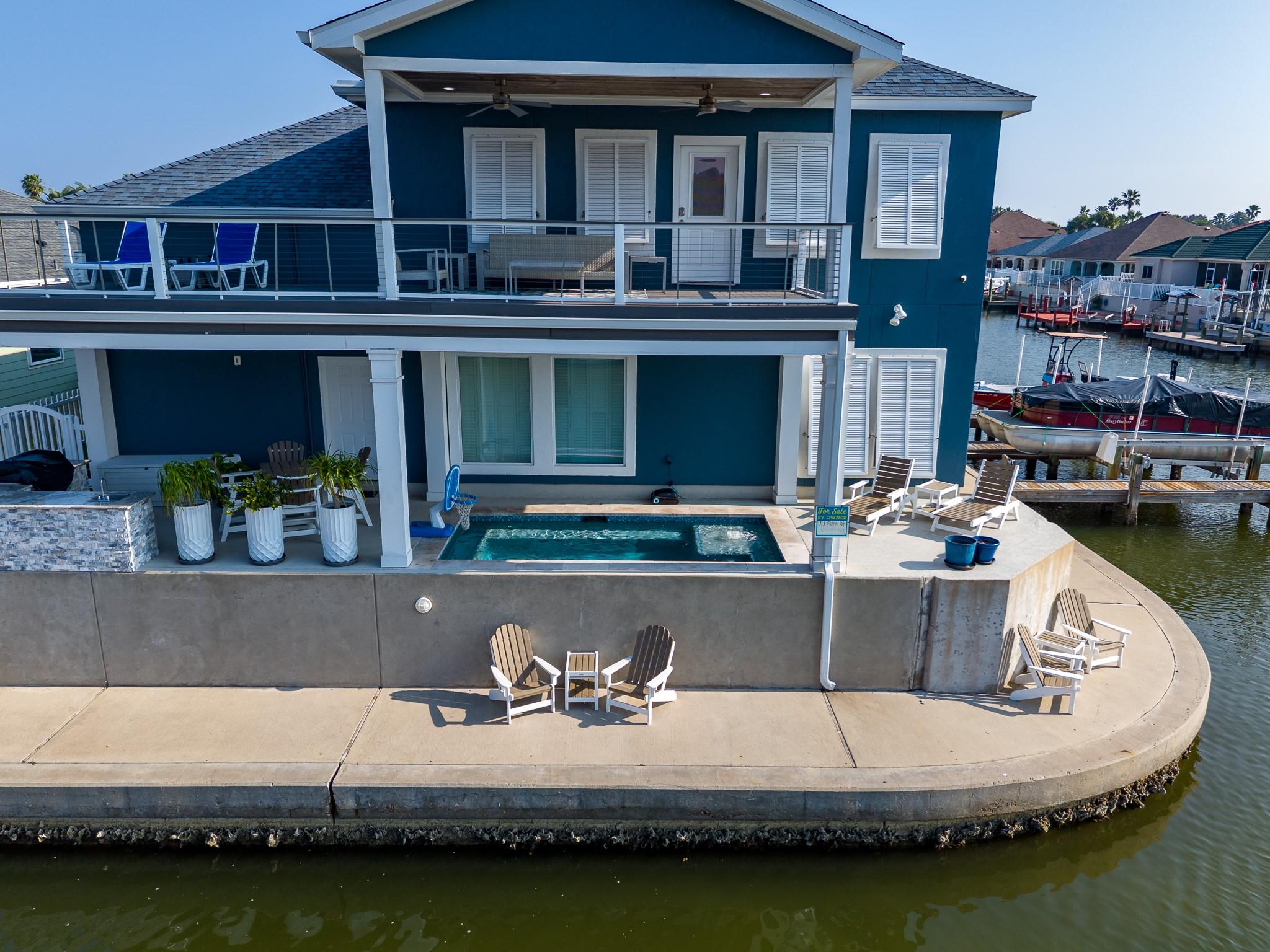 113 Tarpon Ct, Aransas Pass, TX 78336