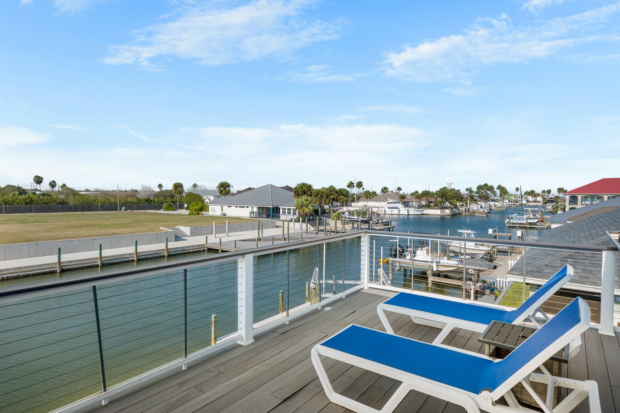 113 Tarpon Ct, Aransas Pass, TX 78336