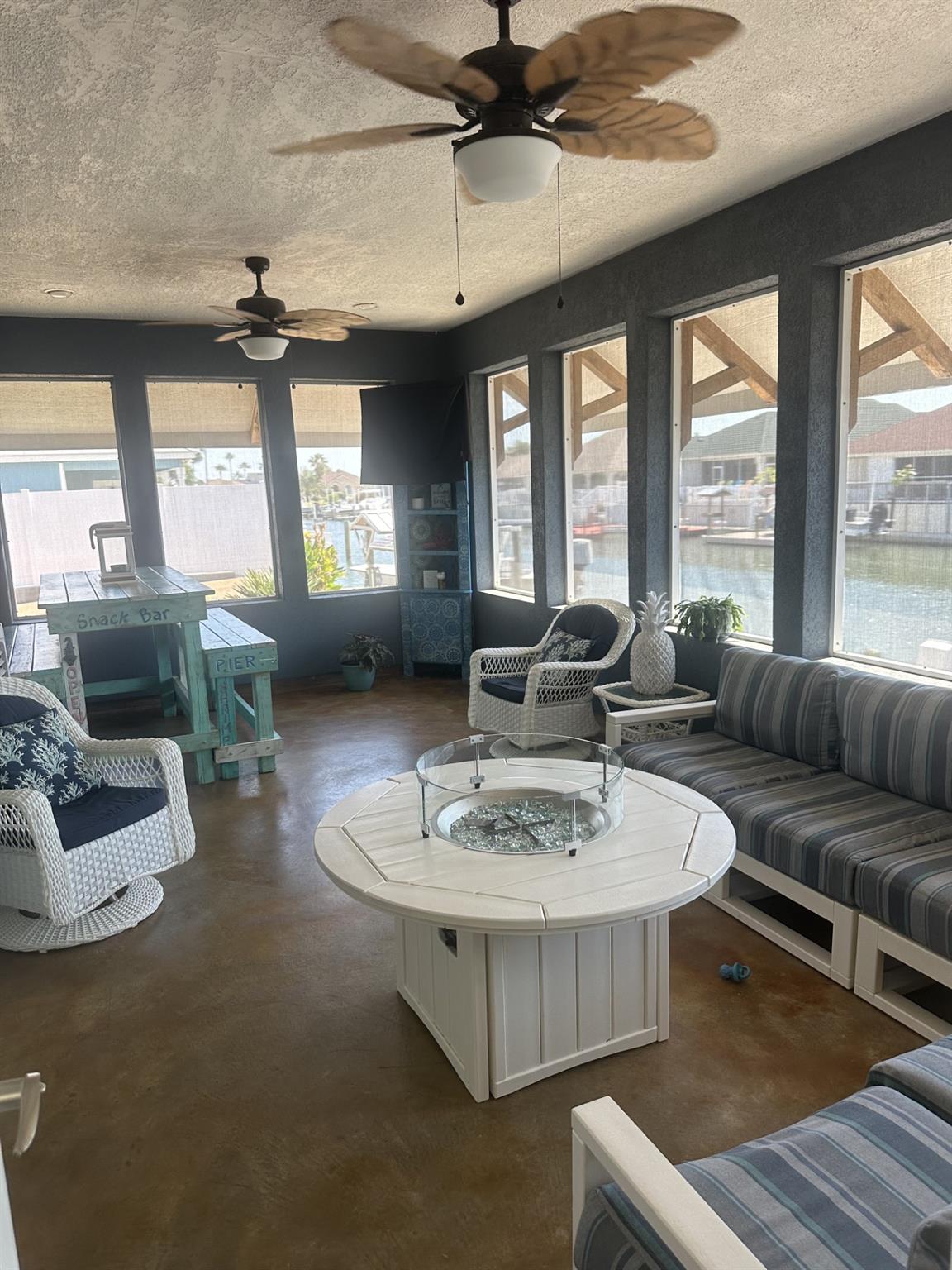 113 Tarpon Ct, Aransas Pass, TX 78336