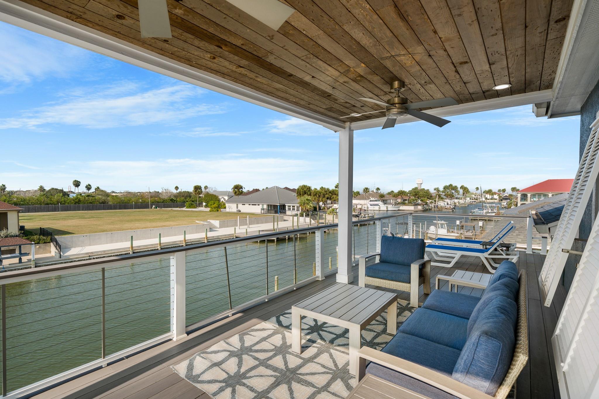 113 Tarpon Ct, Aransas Pass, TX 78336