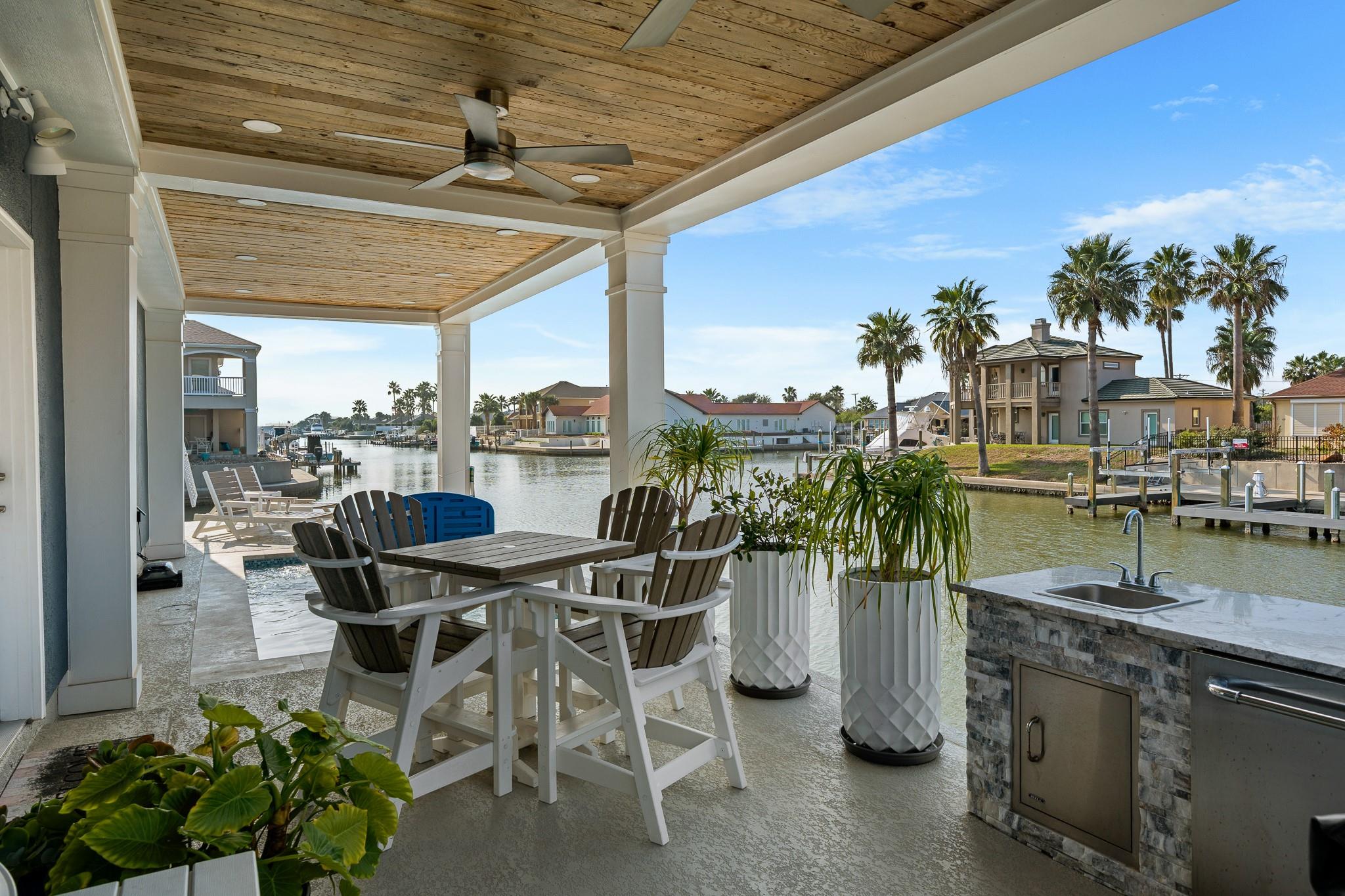 113 Tarpon Ct, Aransas Pass, TX 78336