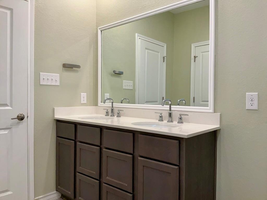 1005 Gurley Cv, Hutto, TX 78634