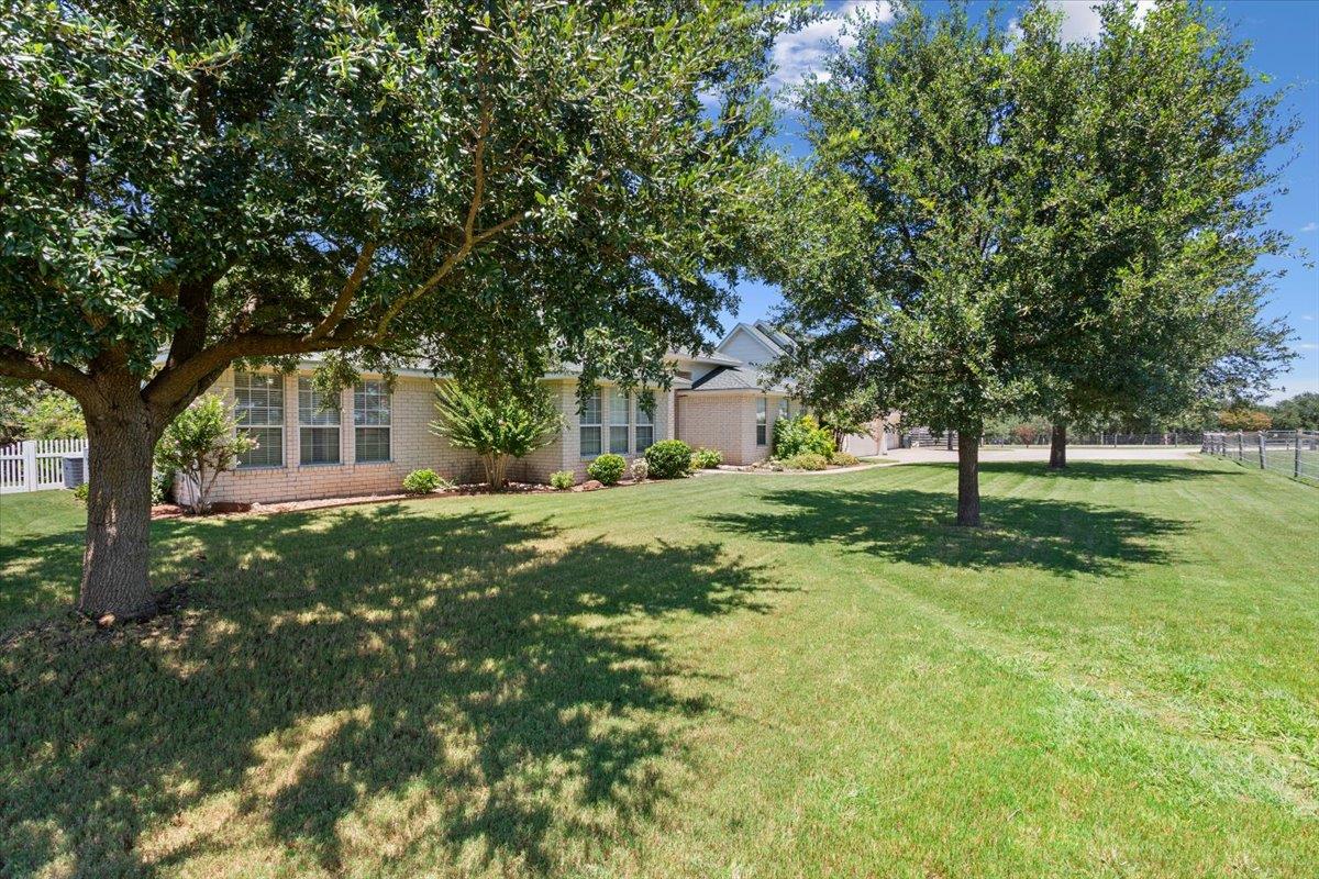 257 Windmill Hl, Salado, TX 76571