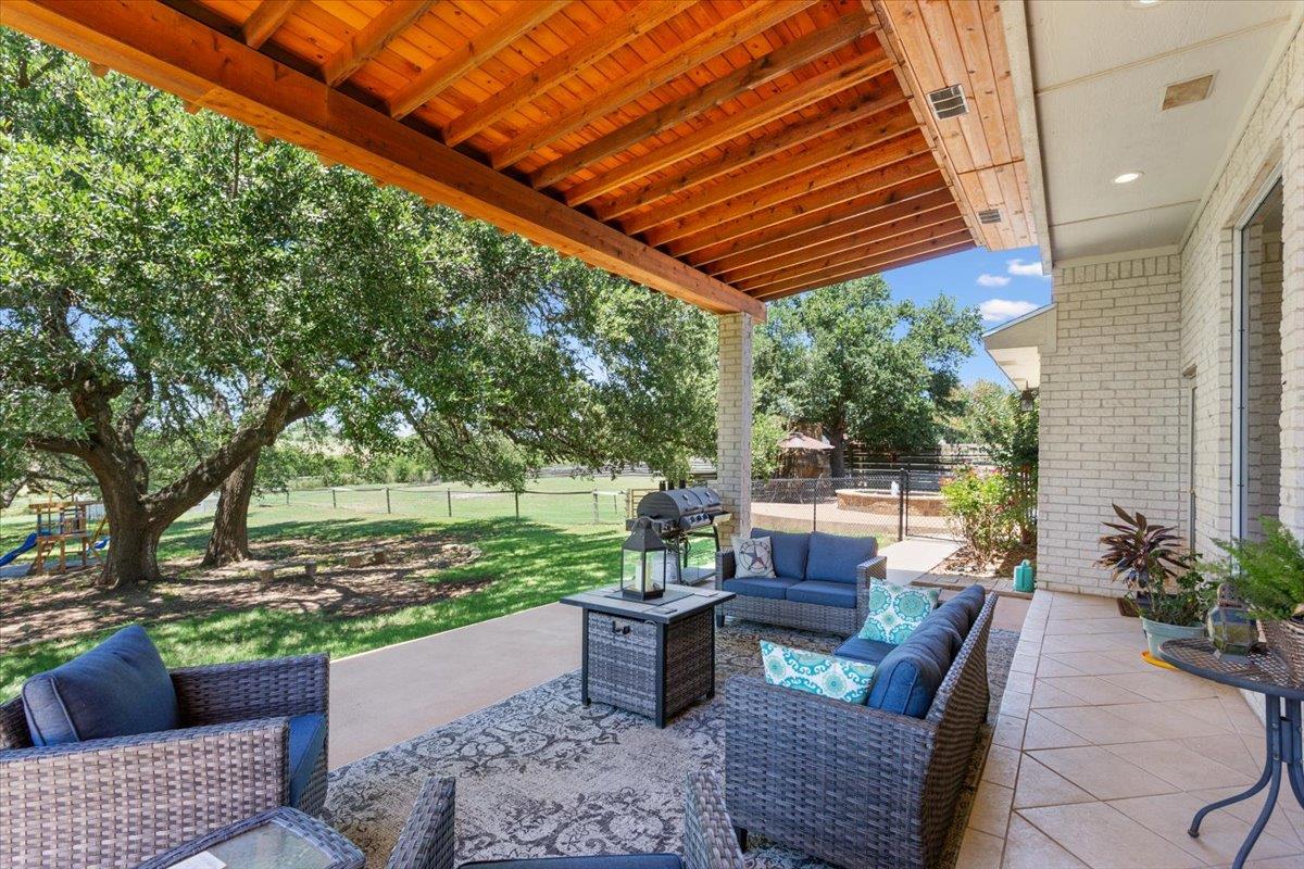 257 Windmill Hl, Salado, TX 76571