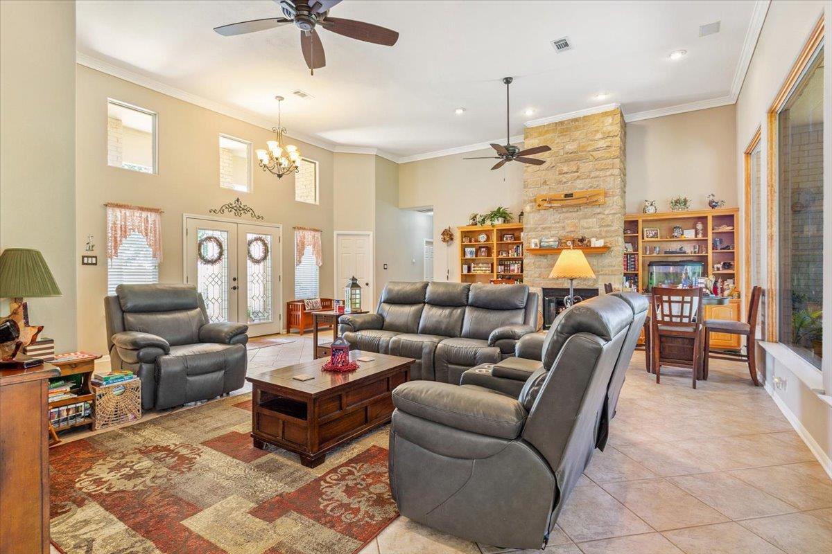 257 Windmill Hl, Salado, TX 76571