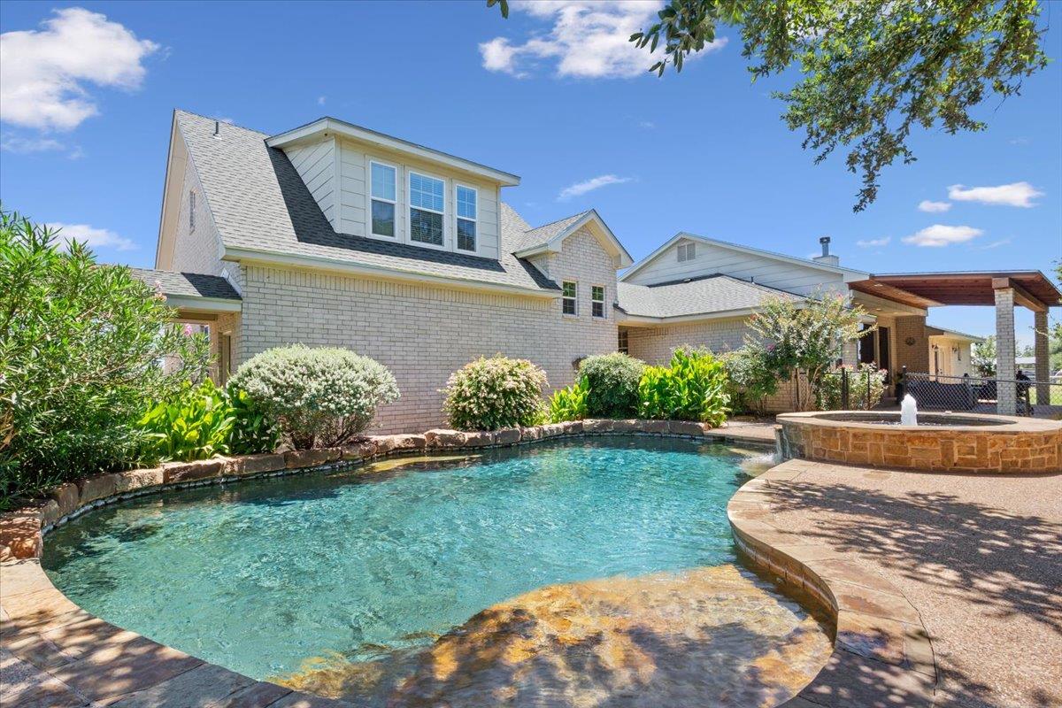 257 Windmill Hl, Salado, TX 76571