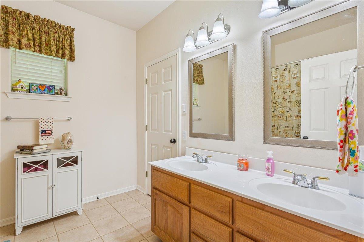 257 Windmill Hl, Salado, TX 76571