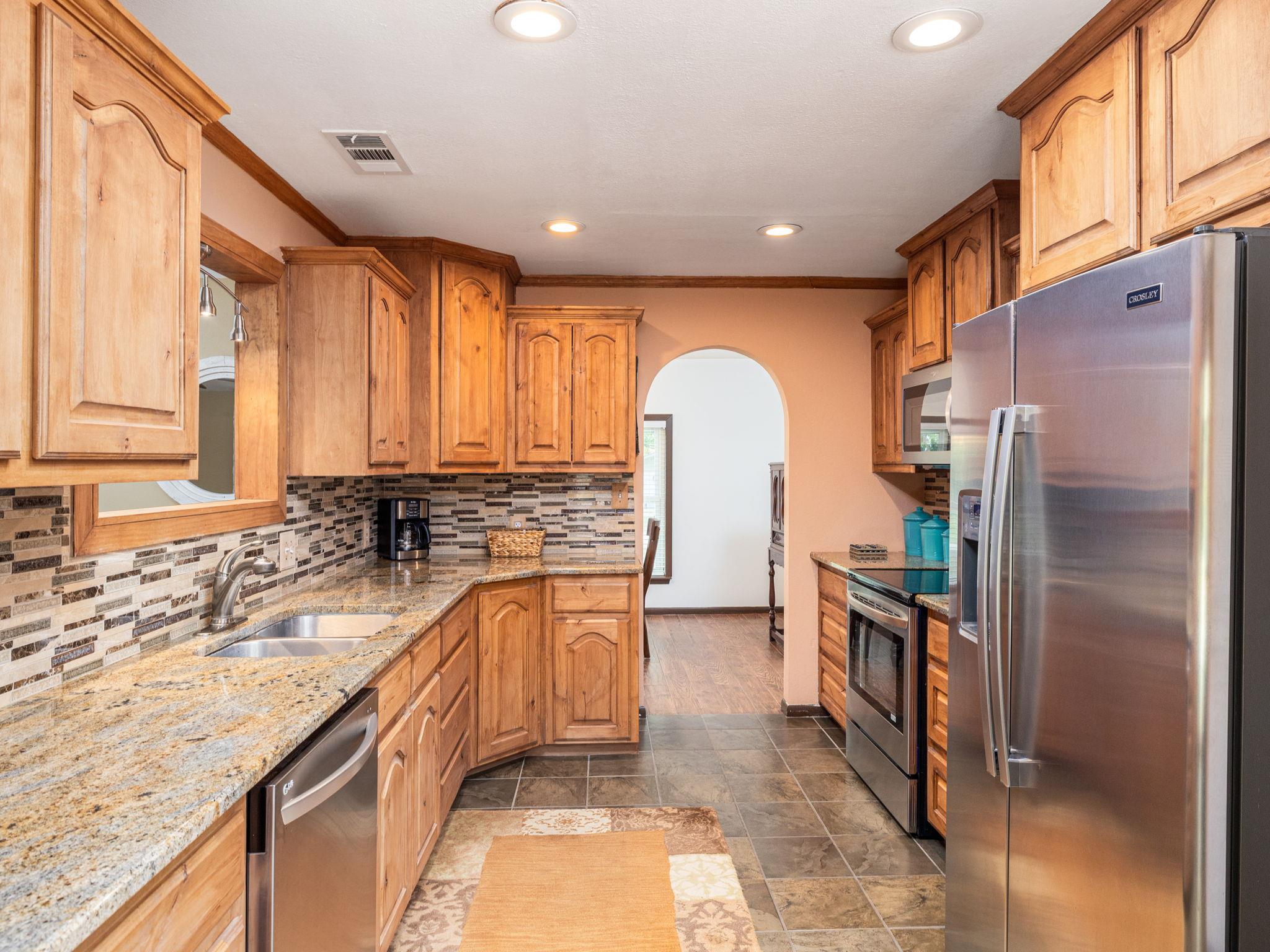 1502 Yokley Rd, Rockdale, TX 76567