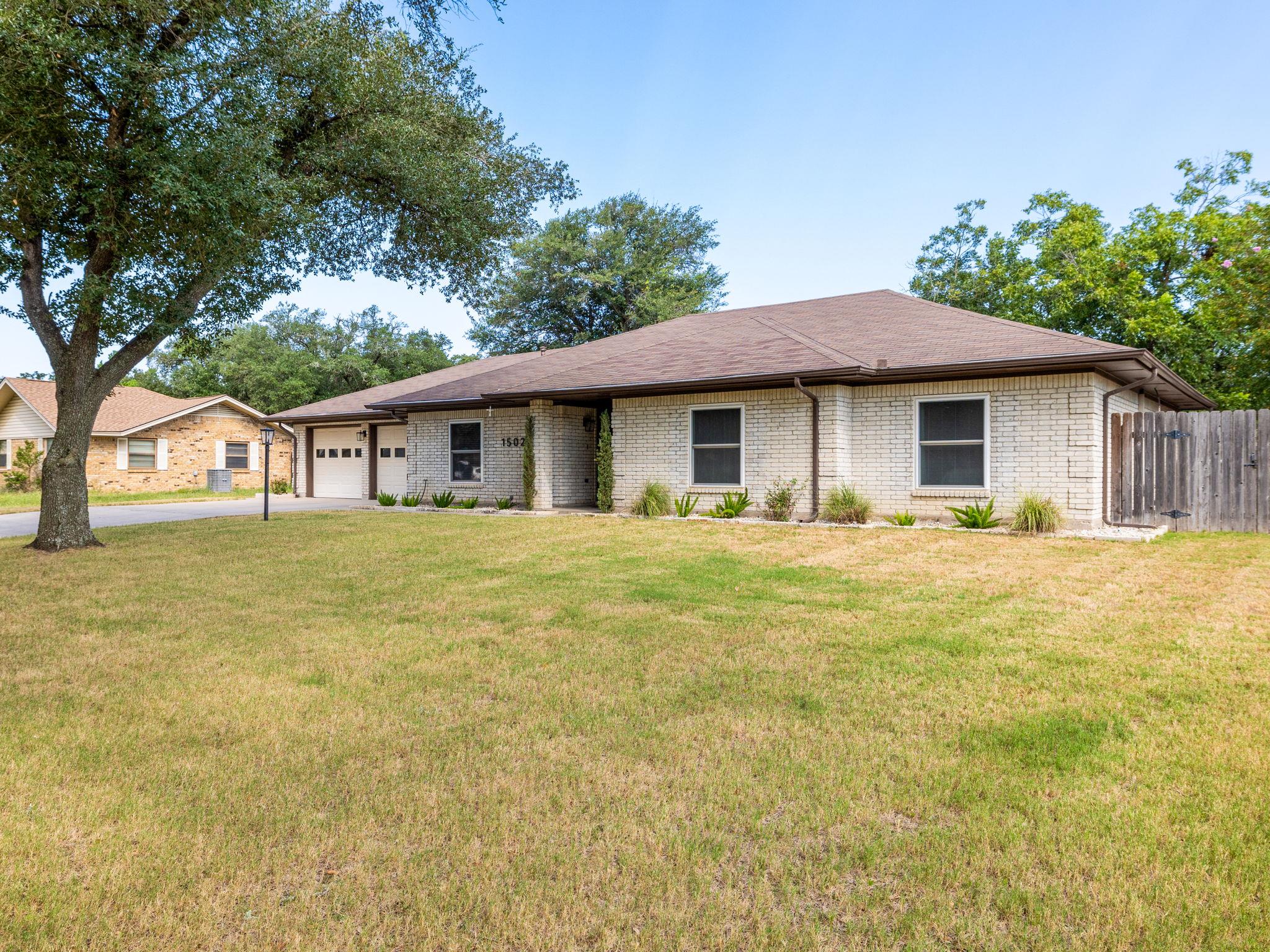 1502 Yokley Rd, Rockdale, TX 76567