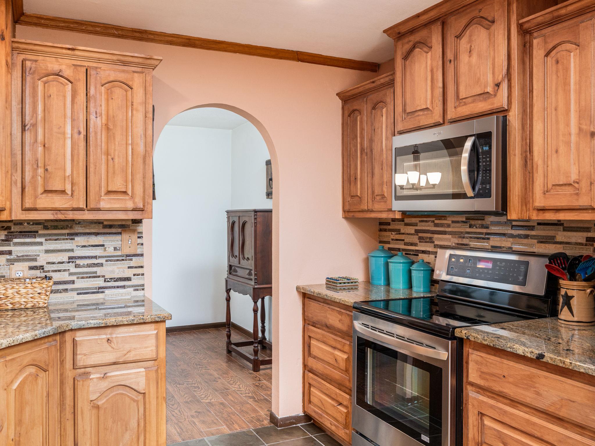 1502 Yokley Rd, Rockdale, TX 76567