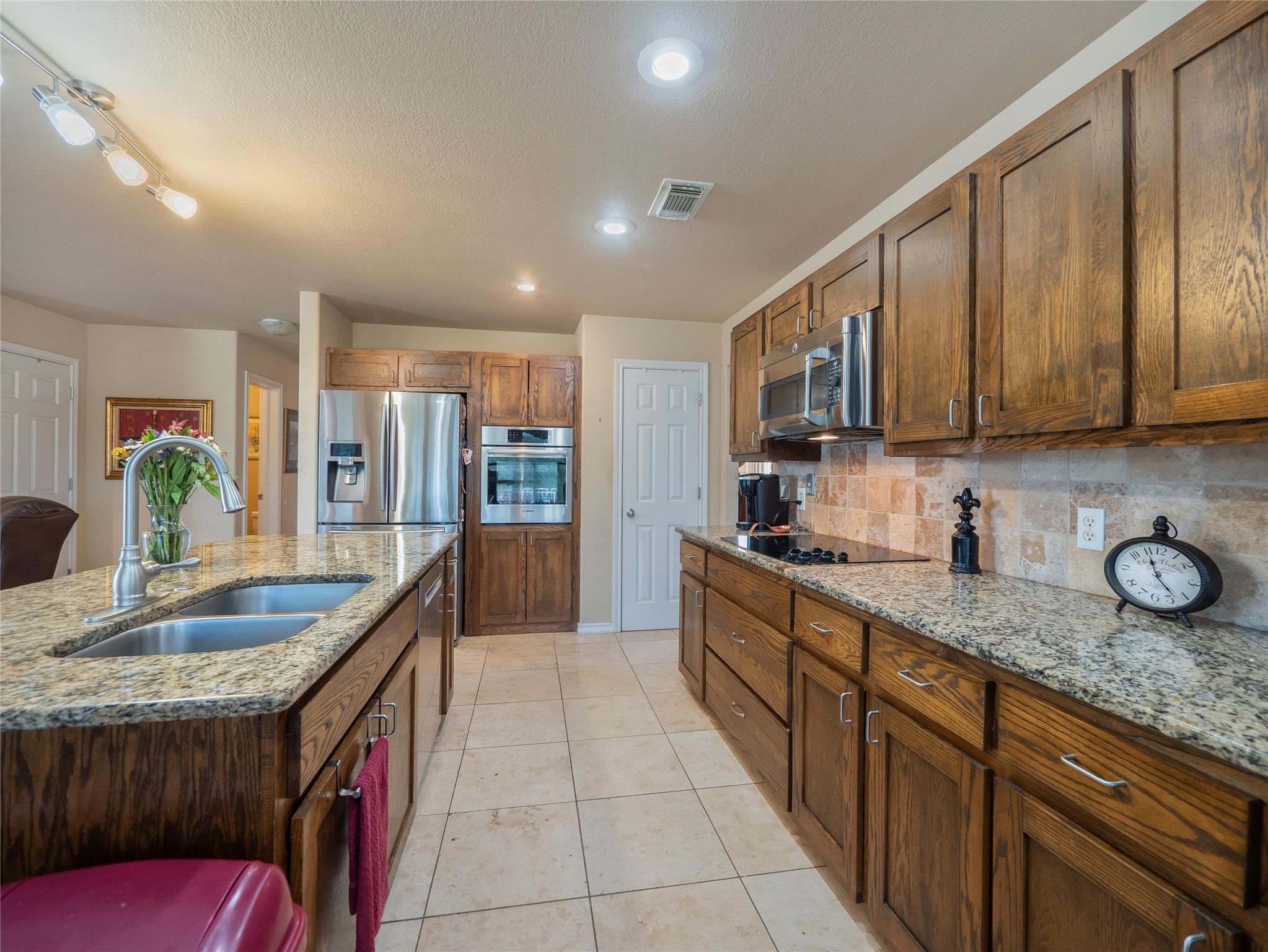 21201 Kiowa Cv, Lago Vista, TX 78645