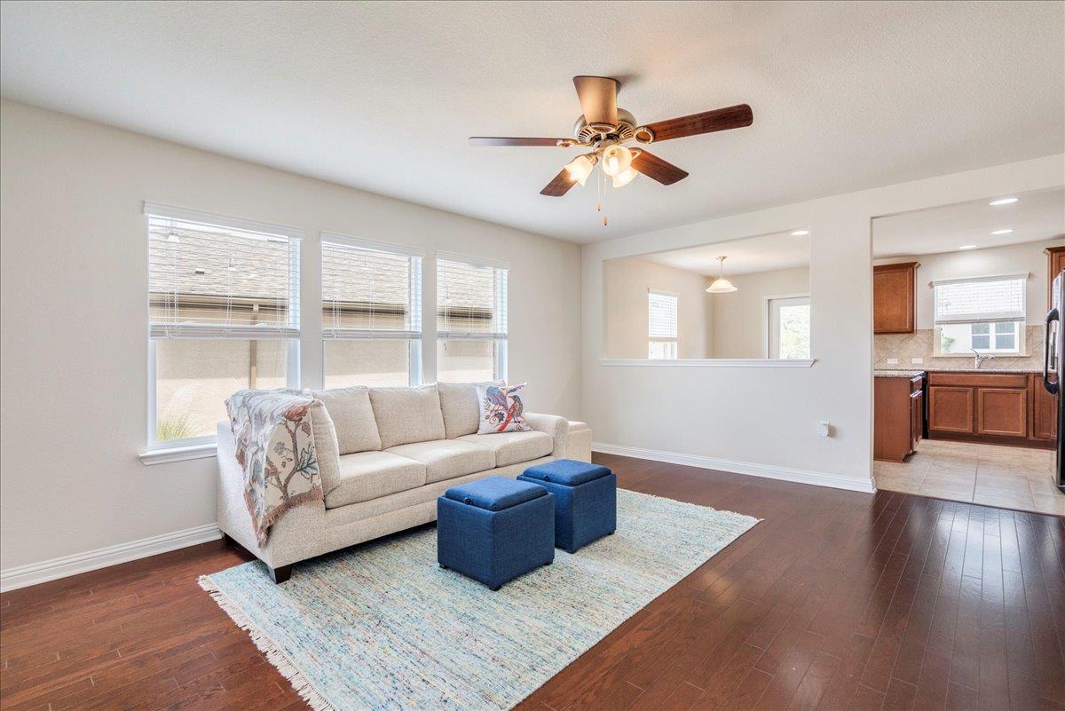 606 Salado Creek Ln, Georgetown, TX 78633