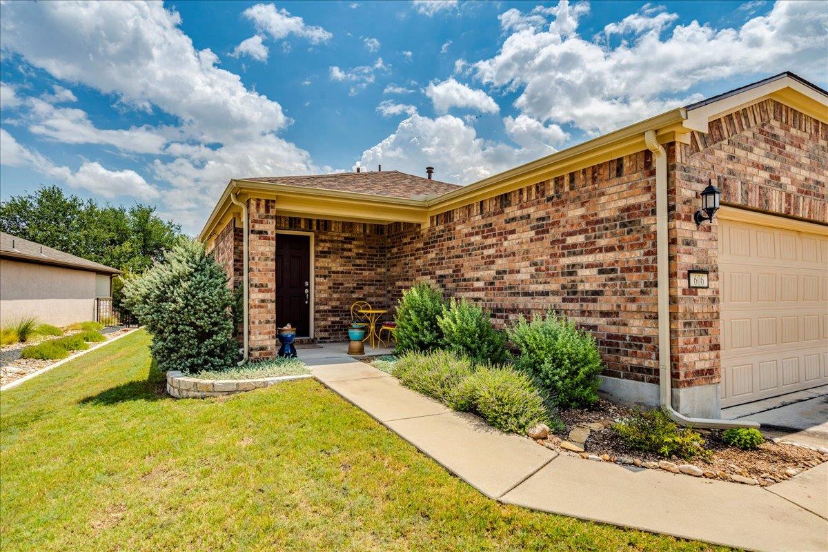 606 Salado Creek Ln, Georgetown, TX 78633