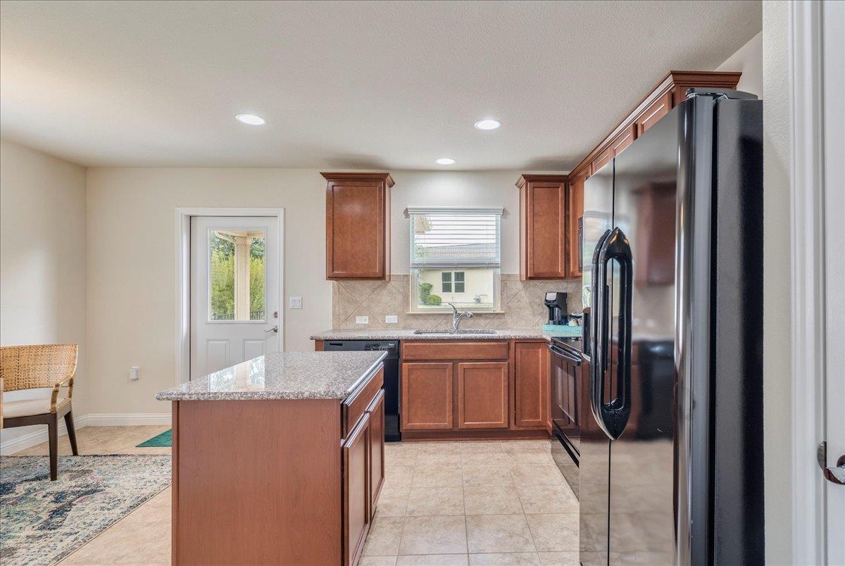 606 Salado Creek Ln, Georgetown, TX 78633