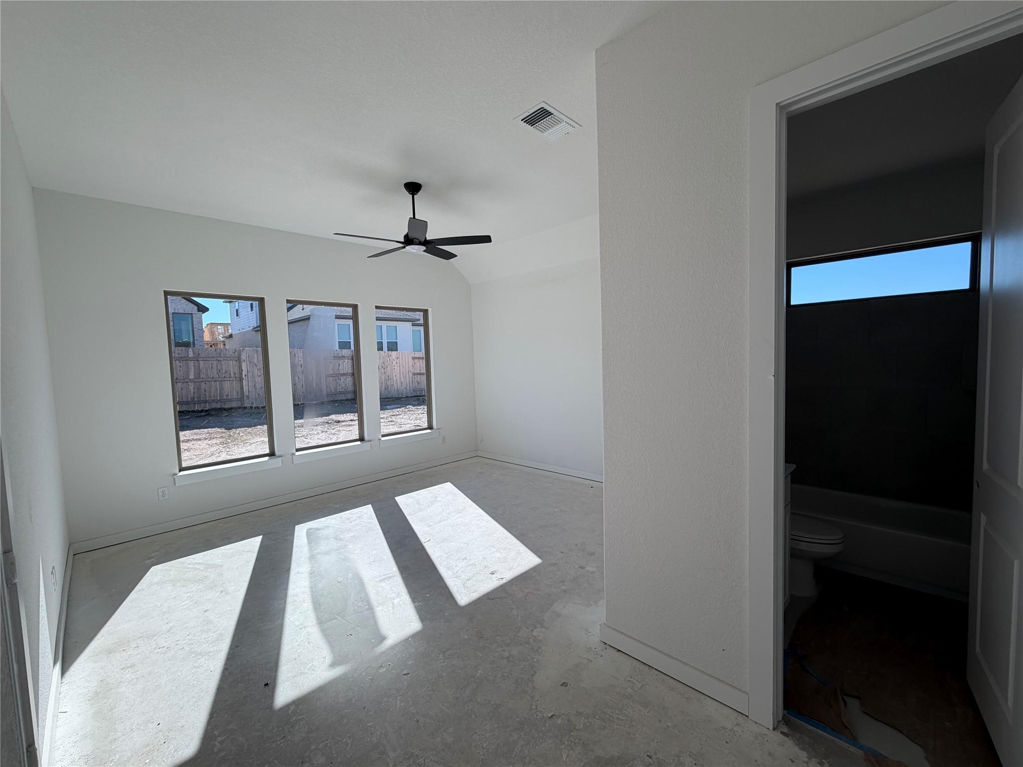 109 Gibbs Dr, Liberty Hill, TX 78642