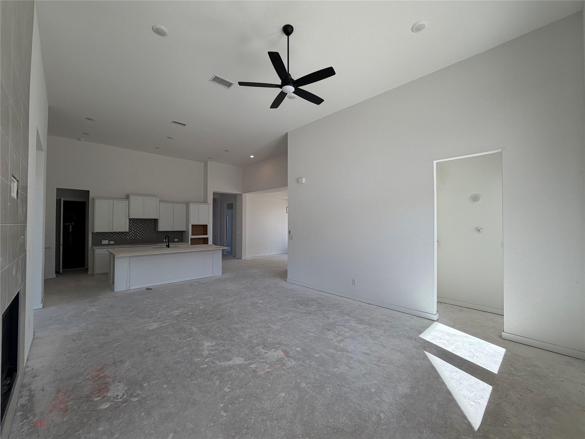 109 Gibbs Dr, Liberty Hill, TX 78642