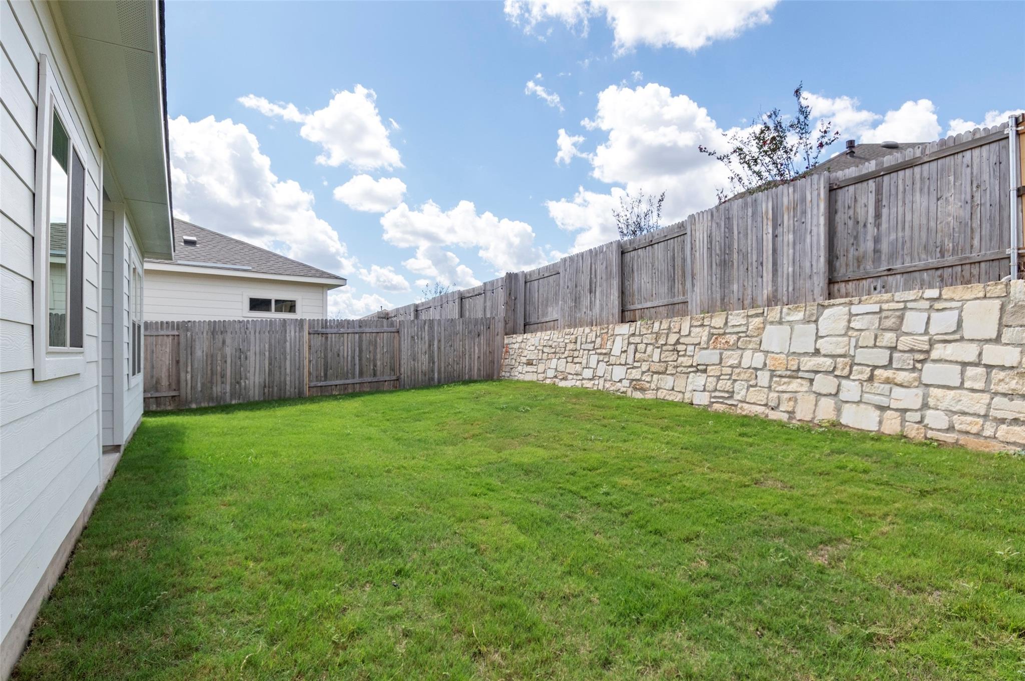 227 James Caird Dr, Kyle, TX 78640