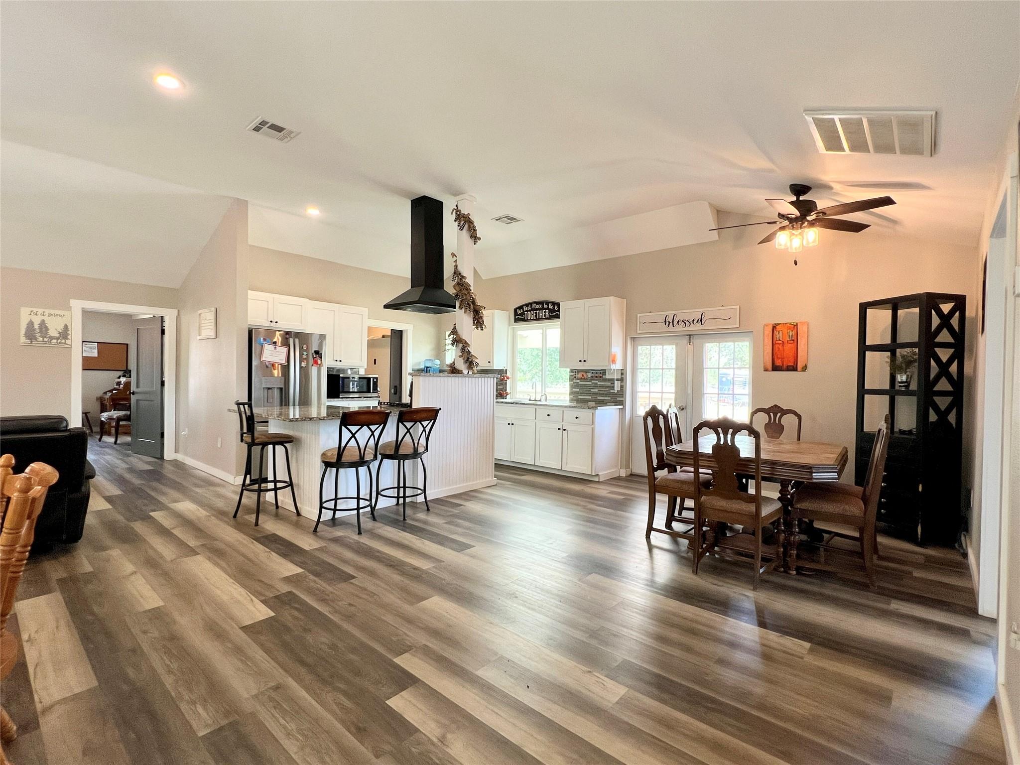 1105 County Road 422, Bartlett, TX 76511